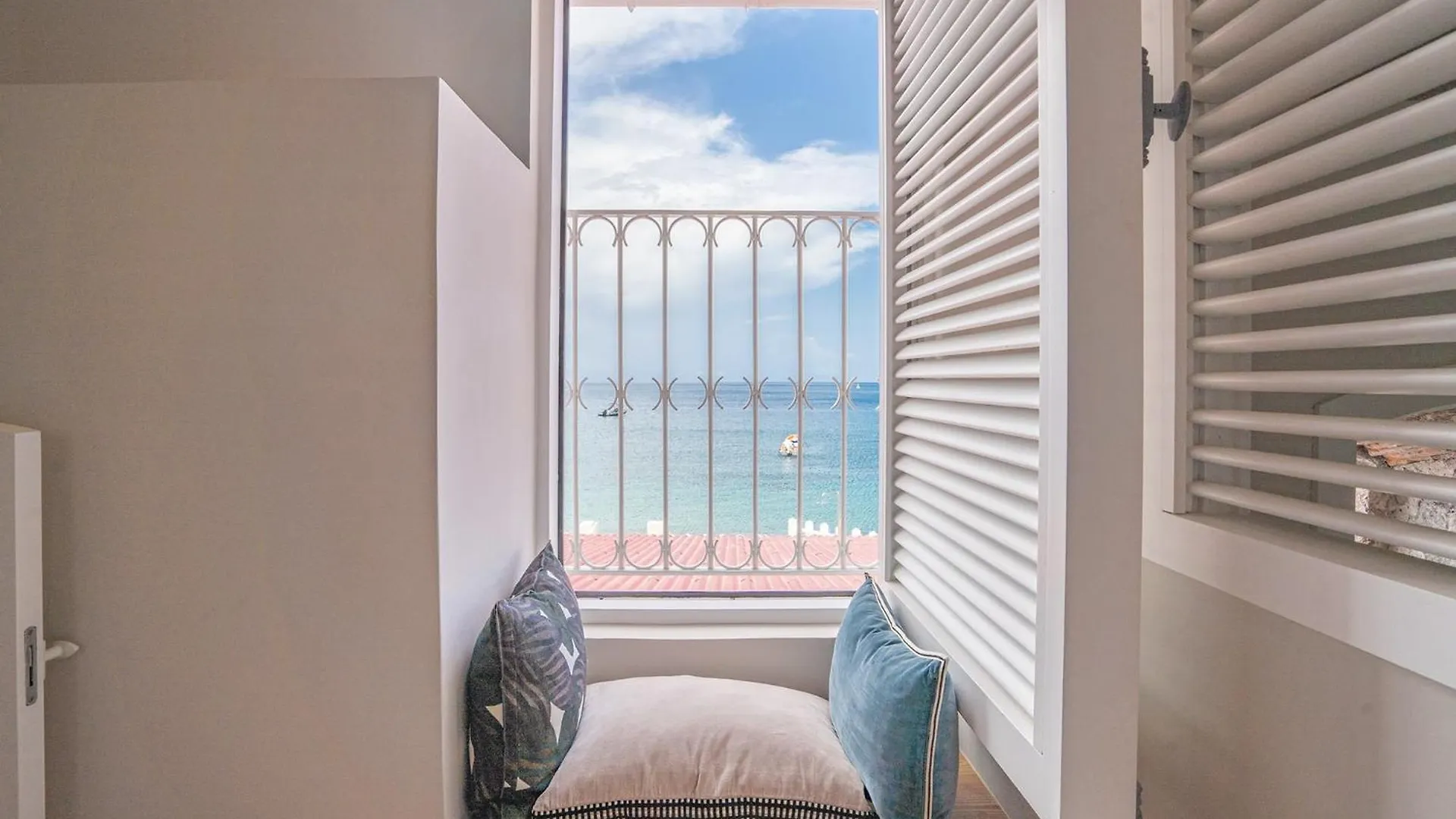 La Maison Dans La Mer Saint-Pierre 0*,  Martinique